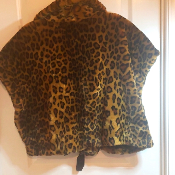 Leaopard faux vest wrap - Picture 4 of 5